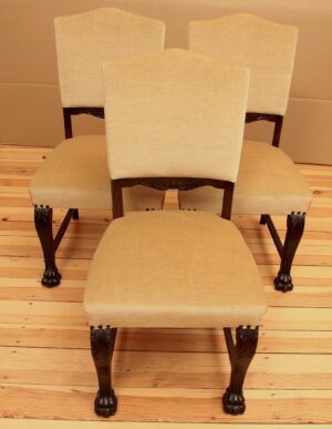 Drei gepolsterte Neorenaissance Stühle