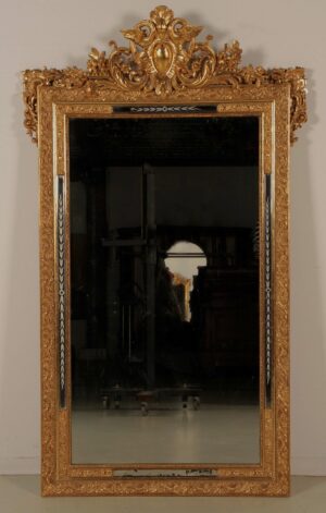 Restaurierter vergoldeter Spiegel