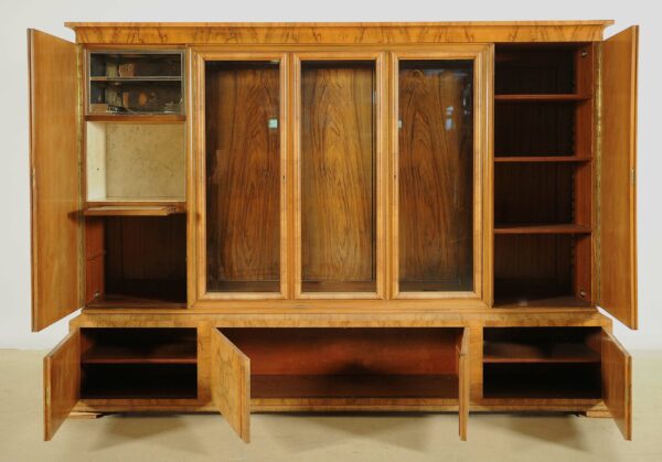 Art Deco Bücherschrank mit interessantem Furnierbild