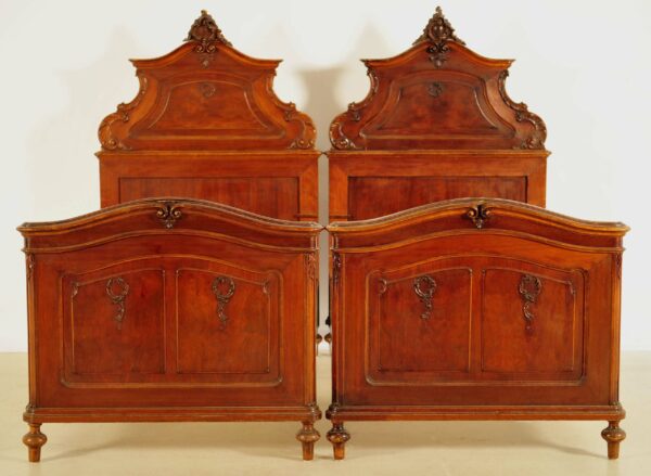 Doppelbett aus dem Pfeiferl Barock