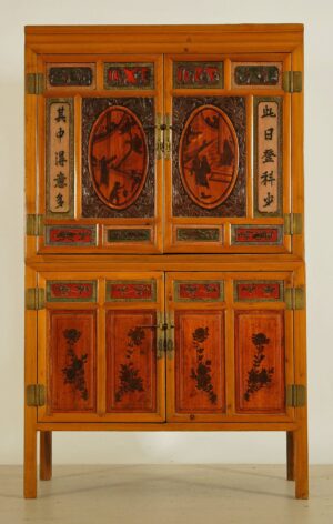 Schöner Chinesischer Schrank